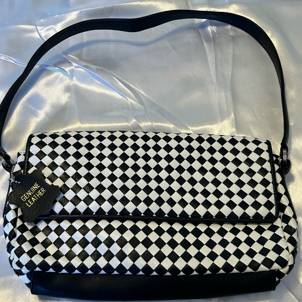Valerie Stevens Woven Black White Leather‎ Purse Snap Closure 8”x11”. NWT